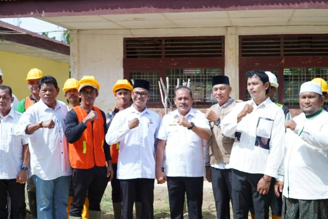 
					Plt. Sekda kabupaten Aceh Tamiang Tepungtawari Revitalisasi Bangunan Sekolah