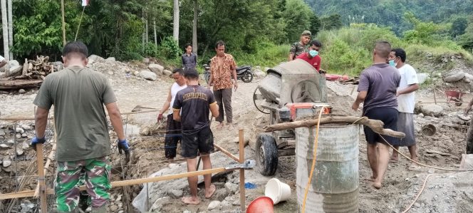 
					Bangun Jembatan Perintis Garuda, TNI dan Warga Gotong Royong Buka Akses Pedalaman Aceh Tenggara