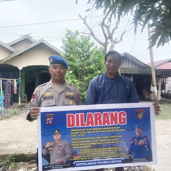 
					Cegah Illegal Fishing, Satpolairud Polres Kapuas Imbau Hal Ini Pada Warga Pesisir DAS Kapuas.