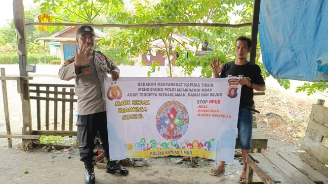 
					Putus Penyebaran Berita Hoax, Polsek Kapuas Timur Sampaikan Stop Hoax Kepada Warga Masyarakat dan Bijak dalam Menerima dan Menyampaikan Informasi