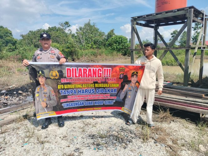 
					Polsek kapuas tengah Rutin lakukan imbauan larangan  karhutla kepada masyarakat.