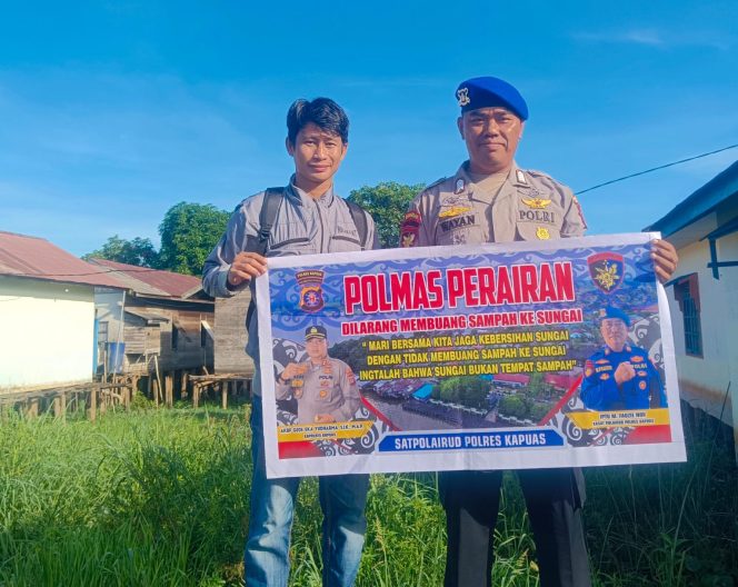 
					Tingkatkan Kesadaran Kebersihan Lingkungan, Satpolairud Imbau Masyarakat Pesisir Untuk Tidak Membuang Sampah Ke Sungai