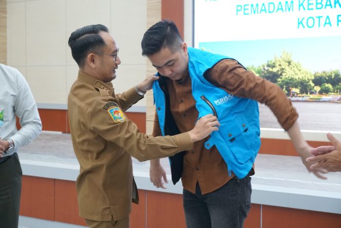 
					Beresiko, Relawan Damkar Palangka Raya Dilindungi Pemko Pakai BPJS