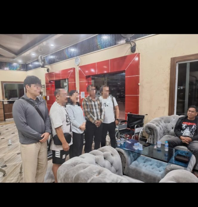 
					Polres Barito Utara Berhasil Mediasi Kesalahpahaman Warga, Kedua Pihak Sepakat Damai dan Saling Memaafkan
