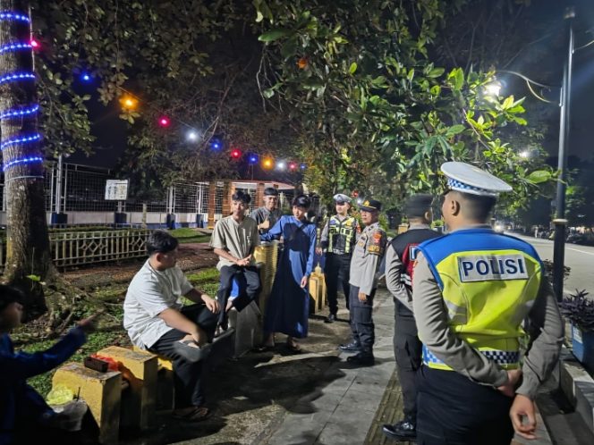 
					Cegah Premanisme dan Balap Liar, Sat Samapta Polres Barito Utara Intensifkan Patroli Malam di Titik Rawan