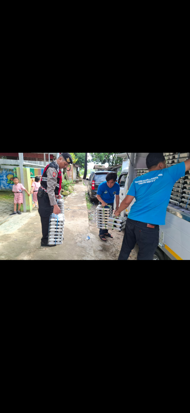 
					Program Nasional, Polres Barito Utara Kawal Ketat Pendistribusian Makanan Bergizi Gratis ke Sekolah-Sekolah