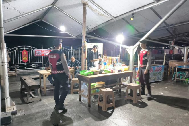 
					Patroli Malam Hari di Pelabuhan Tangsi, Polres Sukamara Antisipasi Premanisme dan Gangguan Kamtibmas