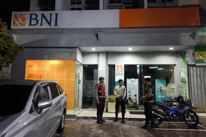 
					Cegah Premanisme, Polres Sukamara Intensifkan Patroli Harkamtibmas di Bank BNI Jalan Pangeran Sukarma