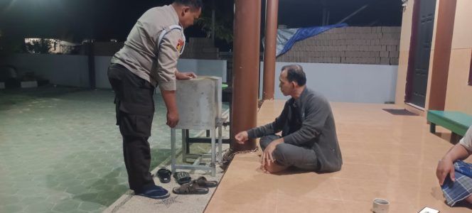 
					Respons Cepat Bhabinkamtibmas Kumpai Batu Atas Datangi TKP Dugaan Pencurian Kotak Amal Mushola