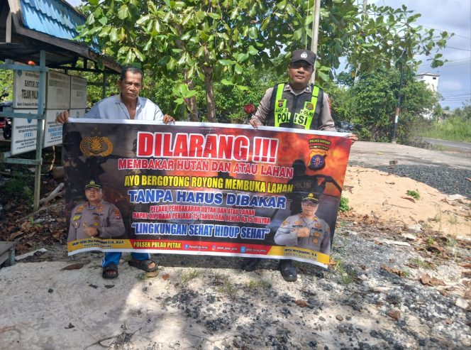 
					DALAM UPAYA PENCEGAHAN KEBARAN HUTAN DAN LAHAN, PERSONEL POLSEK PULAU PETAK SOSIALISASIKAN SANKSI PIDANA PELAKU KARHUTLA KE MASYARAKAT KECAMATAN PULAU PETAK