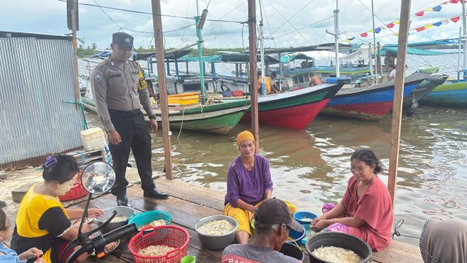 
					Pererat Silaturahmi, Polsek Jelai Gelar Sambang Dialogis Guna Serap Aspirasi dan Keluhan Warga