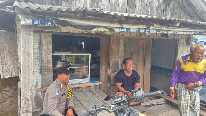 
					Pastikan Wilayah Kondusif, Polsek Jelai Intensifkan Monitoring Kamtibmas di Pemukiman Warga