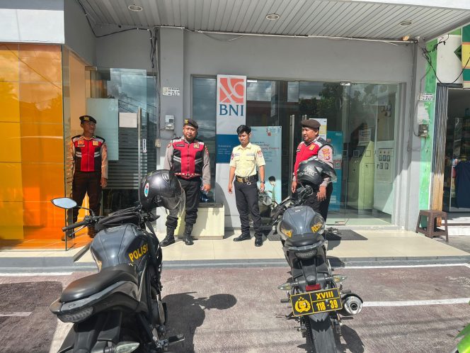 
					Monitoring Kamtibmas, Sat Samapta Polres Sukamara Pantau Keamanan Perbankan Saat Jam Operasional Pagi