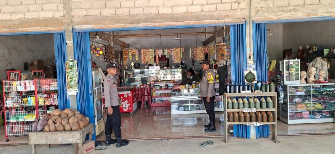
					Pererat Tali Silaturahmi, Polsek Balai Riam Awali Hari dengan Patroli Sambang ke Warung Kopi Warga