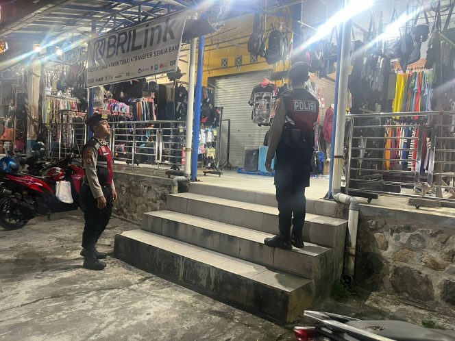 
					Pantau Lapak Pedagang di Malam Hari, Sat Samapta Polres Sukamara Laksanakan Monitoring Kamtibmas Pasar Inpress