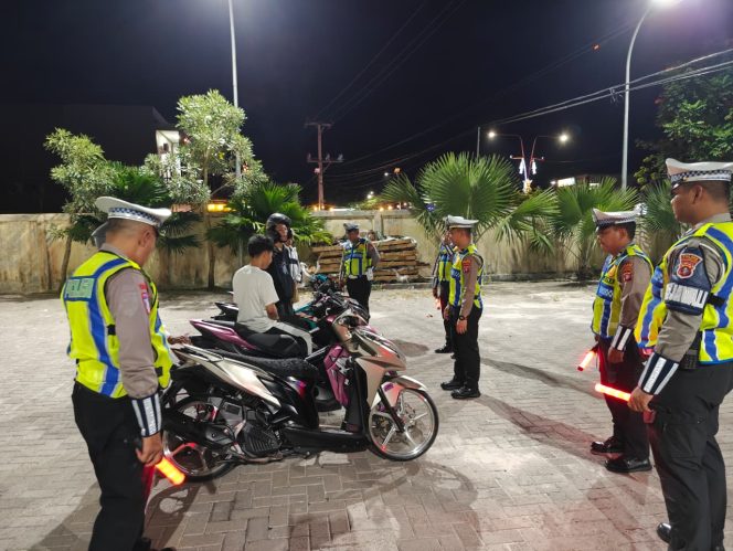 
					Antisipasi Balapan Liar Malam minggu Satlantas Polres Kotim tingkatkan Blue Light Patrol Malam.