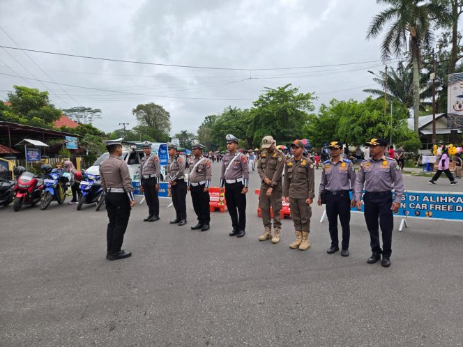 
					Car Free Day, Personil Satlantas Kotim Gelar Pengaturan  dan Rekayasa Jalan.