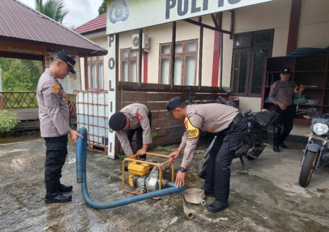 
					Antisipasi Kebakaran Hutan, Personel Polsek Banama Tingang Lakukan Pengecekan Sarpras dan Posko Karhutla
