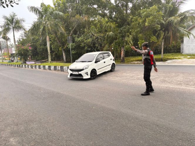 
					Sat Samapta Polres Sukamara Pastikan Kelancaran Arus Lalu Lintas di Pagi Hari