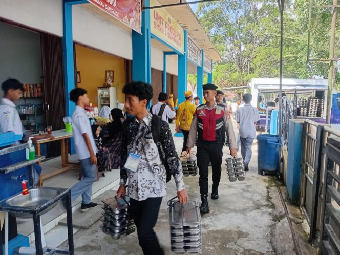 
					Sukseskan Makan Bergizi Gratis, Sat Samapta Polres Sukamara Dukung Program Pemerintah Secara Total
