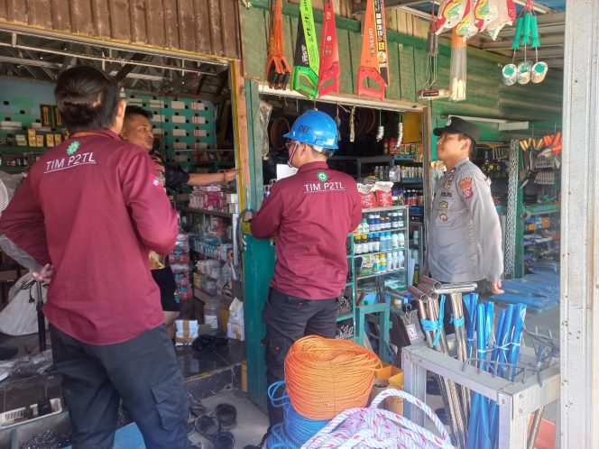 
					Polres Pulang Pisau Kawal Tim P2TL PLN Tertibkan Pemakaian Listrik di Belanti Siam