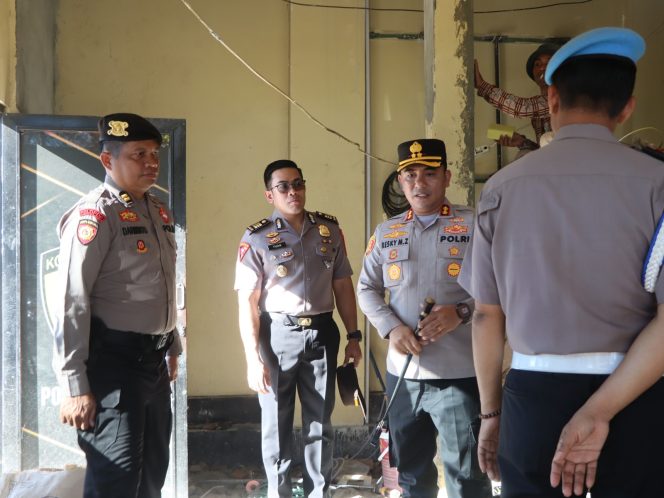 
					Wajah Baru Pelayanan, Kapolres Kotim Tinjau Renovasi Ruang Penjagaan demi Kenyamanan Masyarakat