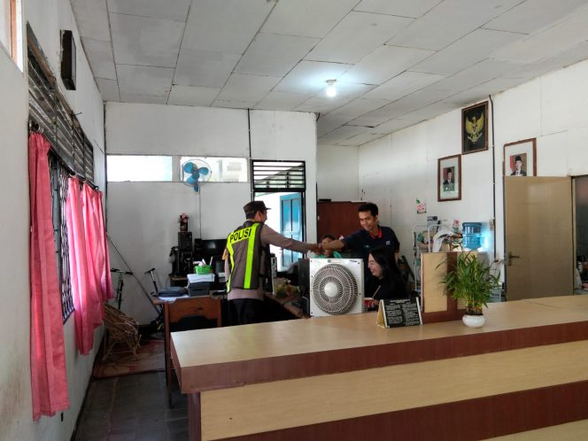 
					Polisi Datangi Kantor Pos Mandomai, Pastikan Objek Vital Aman dari Ancaman Gangguan