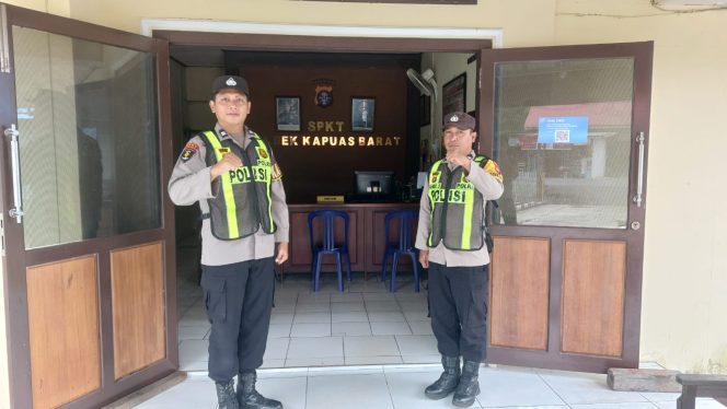 
					Pastikan Keamanan Markas dan Pelayanan Publik, Personel Polsek Kapuas Barat Perketat Penjagaan Mako