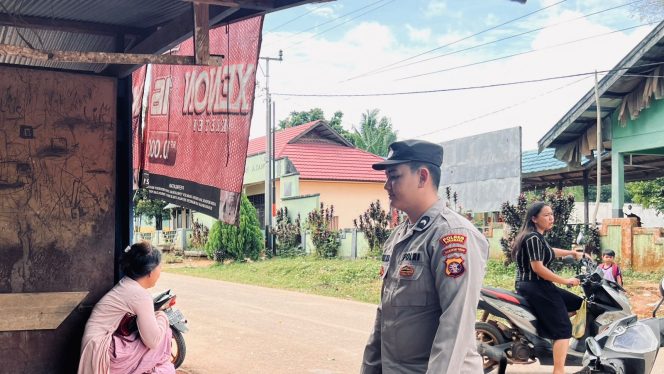 
					Wujud Kedekatan dengan Warga, Polsek Permata Kecubung Sambang Dialogis dan Berikan Pesan Keamanan