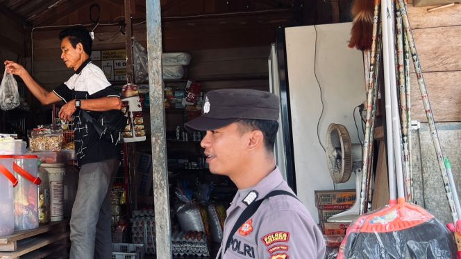 
					Dekatkan Diri dengan Warga, Personel Polsek Permata Kecubung Laksanakan Sambang Dialogis