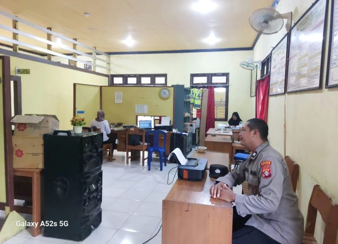 
					Jaga Kamtibmas Tetap Kondusif, Polsek Kapuas Barat Gelar Patroli Dialogis di Desa Anjir Kalampan