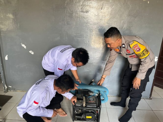 
					BHABINKAMTIBMAS GANTUNG PENGAYUH CEK SARPRAS KARHUTLA, UKUR KESIAPSIAGAAN DESA