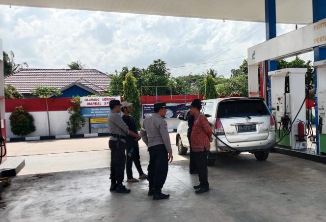 
					POLSEK SERUYAN HILIR PATROLI SPBU, JAGA KEAMANAN DAN KETERSEDIAAN BBM