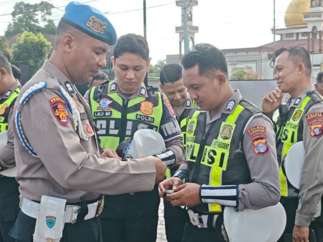 
					Tegakkan Disiplin, Si Propam Polres Kobar Gelar Pemeriksaan Sikap Tampang dan Kerapian Personel