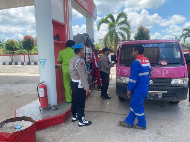 
					Polsek Maliku Pantau Stok BBM di SPBU Purwodadi Guna Layanan Masyarakat