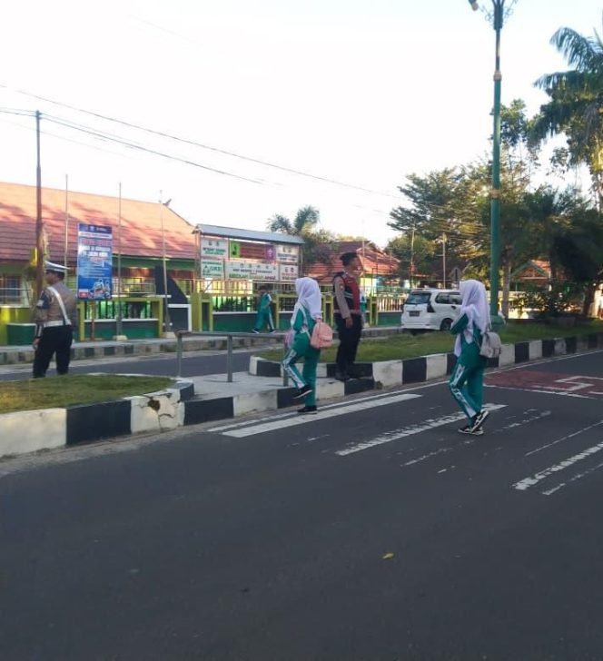 
					Ciptakan Rasa Aman, Sat Samapta Polres Sukamara Gelar Gatur Pagi di Pusat Kota
