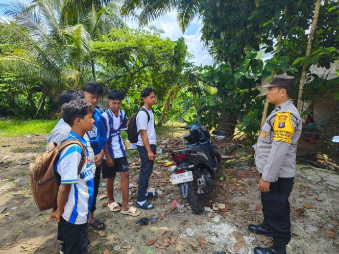
					Upaya Cegah Kenakalan Remaja, Polsek Maliku Beri Edukasi Pelajar di Desa Kanamit