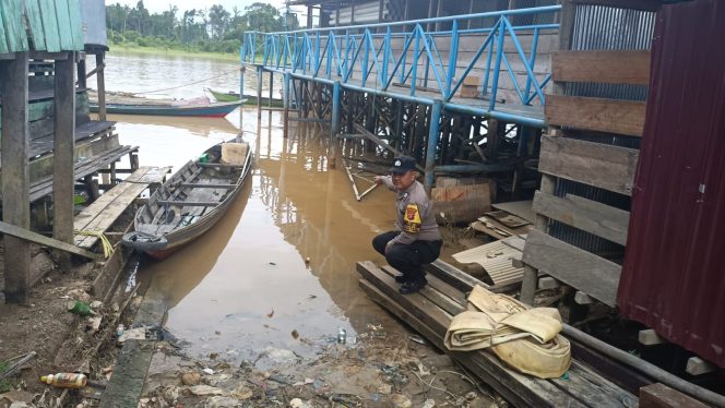 
					Antisipasi Banjir, Polsek Banama Tingang Pantau Debit Air Sungai Kahayan