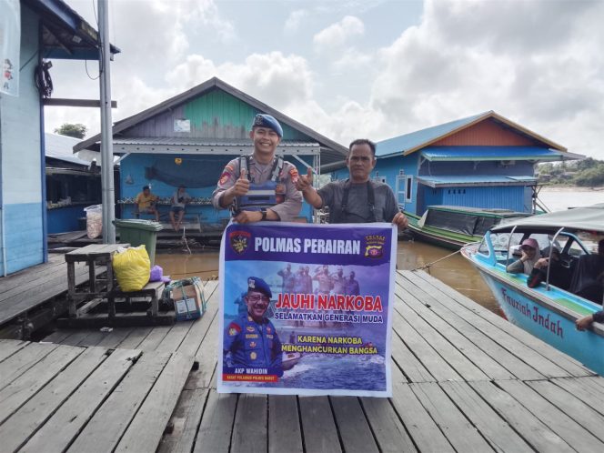 
					Jaga Stabilitas Perairan DAS Barito, Satpolairud Polres Barito Utara Gencarkan Patroli dan Sambang Masyarakat