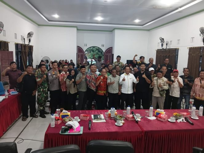 
					KAPOLSEK HANAU HADIRI PAPARAN TINDAK LANJUT KONSEP FKPMS PT. TAPIAN NADENGGAN UNTUK KOPERASI PELANGI DANAU SELULUK