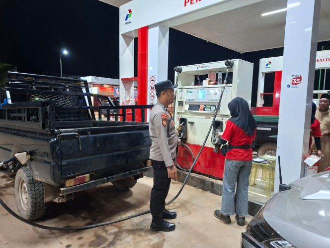 
					POLSUBSKTOR DANAU SELULUK PATROLI DAN AMANKAN SPBU 66.742.01 DI DESA RUNGAU RAYA