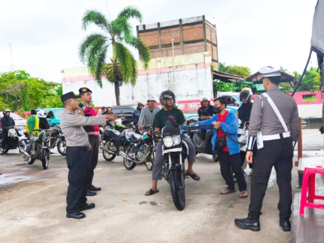 
					PAMAPTA III POLRES SERUYAN PATROLI DIALOGIS DI SPBU, CEGAH PENYALAHGUNAAN BBM SUBSIDI DAN GANGGUAN KAMTIBMAS