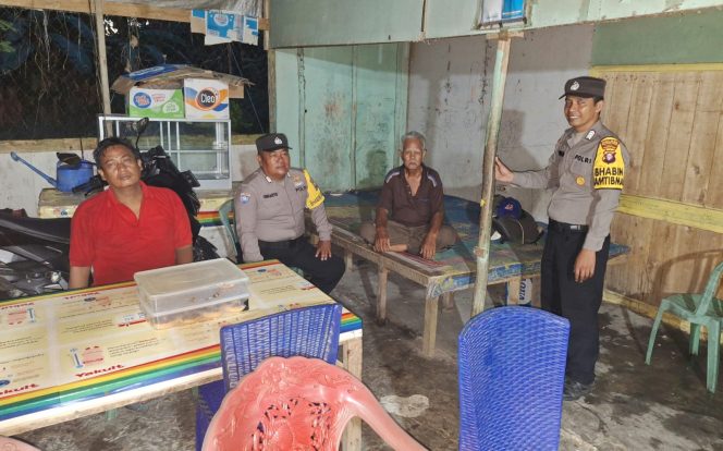 
					Personel Polsek Kahayan Kuala Sambang Warga Bahaur, Perkuat Keamanan Desa