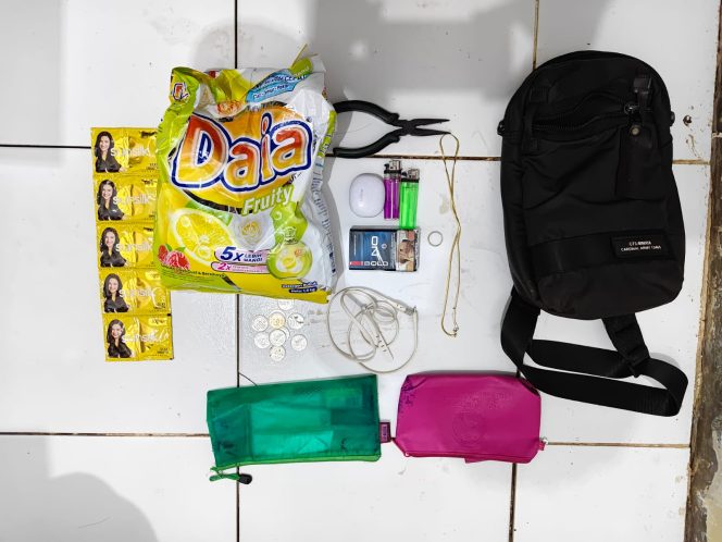 
					BOBOL KANTOR SDN 2 LANPASA DINI HARI, PEMUDA 19 TAHUN DITANGKAP — UANG CURIAN HABIS UNTUK TOP UP GAME ONLINE