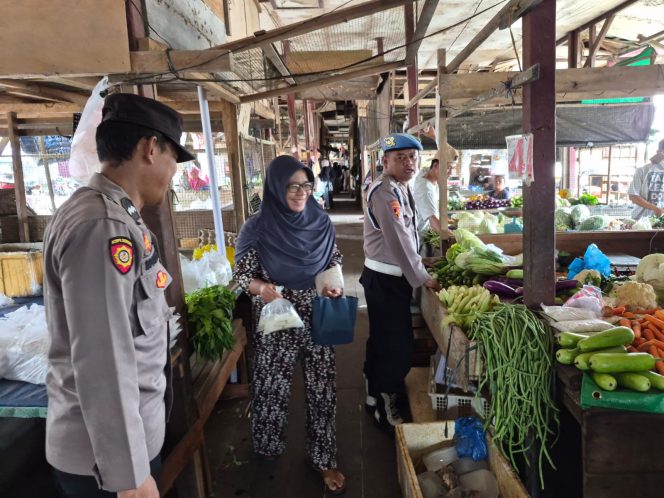 
					POLSEK HANAU PATROLI DIALOGIS, SISIR ATM DAN PASAR SAIK