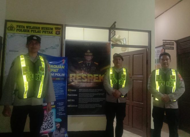 
					POLSEK PULAU PETAK LAKSANAKAN KEGIATAN SIAGA MAKO PADA MALAM HARI GUNA CIPTAKAN SITUASI AMAN