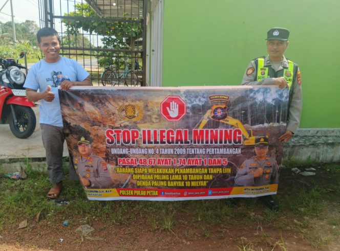
					PERSONEL POLSEK PULAU PETAK LAKSANAKAN SOSIALISASI ILEGAL MINING KE MASYARAKAT GUNA PENCEGAHAN TAMBANG LIAR DI WILAYAH KECAMATAN PULAU PETAK