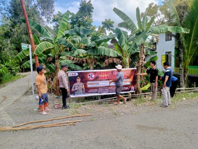 
					Upaya Cegah Karhutla, Polsek Kahayan Kuala Pasang Spanduk Imbauan di Bahaur Tengah