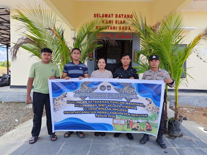 
					Polsek Hanau Terima Bibit Kelapa Hibrida untuk Mendukung Ketahanan Pangan Nasional