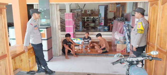 
					Harkamtibmas Terjaga, Langkah Strategis Polsek Balai Riam Redam Gejolak Kamtibmas Siang Hari